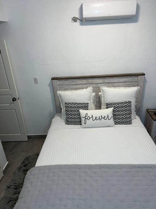 Little Cole Bay Apartment Koolbaai Exterior foto